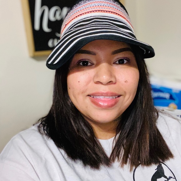 Meet your Posher, Vanessa - Picture 1 of 1